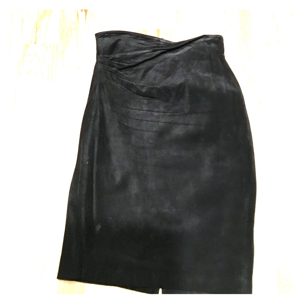 Tannery West black suede skirt *offers welcome*